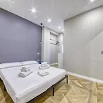 Signorile - Modern House Daire Bari