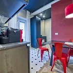 Signorile - Modern House Daire Bari